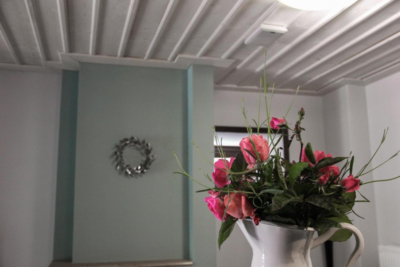 Tsarbou Guesthouse Стемница Екстериор снимка
