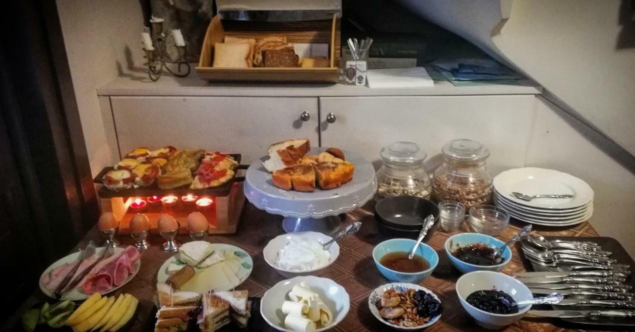 Tsarbou Guesthouse Стемница Екстериор снимка